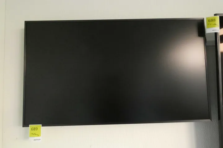 Samsung TV, mit Wandhalterung
